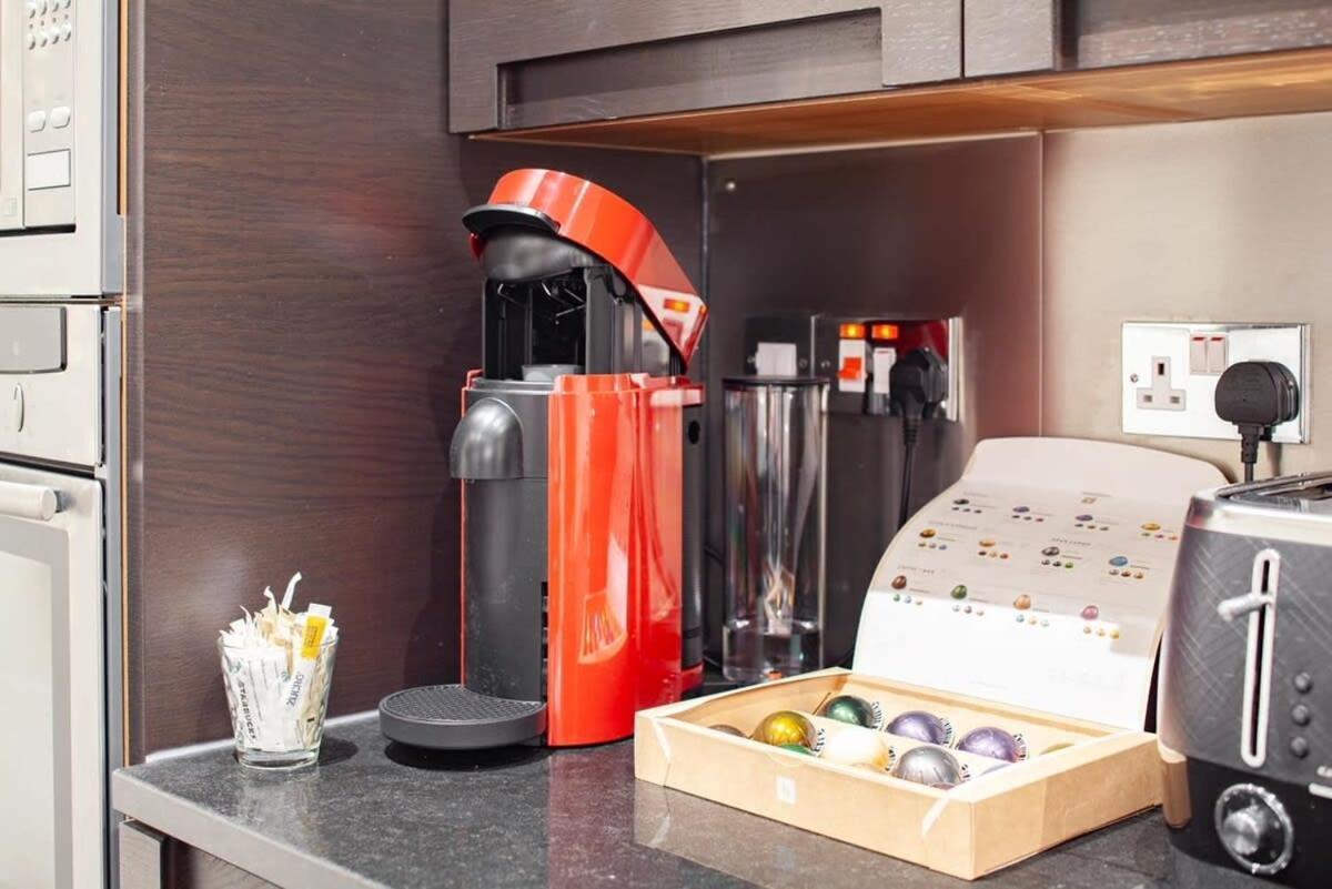 Modern And Comfortable Air-conditioned 2br Flat Appartement Londres